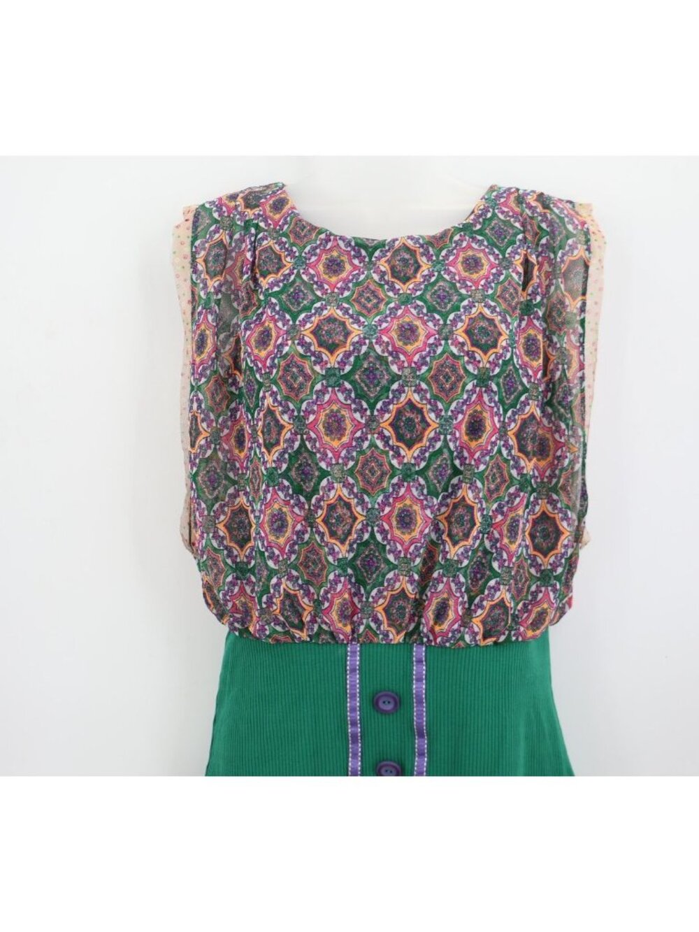 Anac by Kimi Medium Green Medallion Print Chiffon Ribbed Mixed Media Button Top - Picture 4 of 11